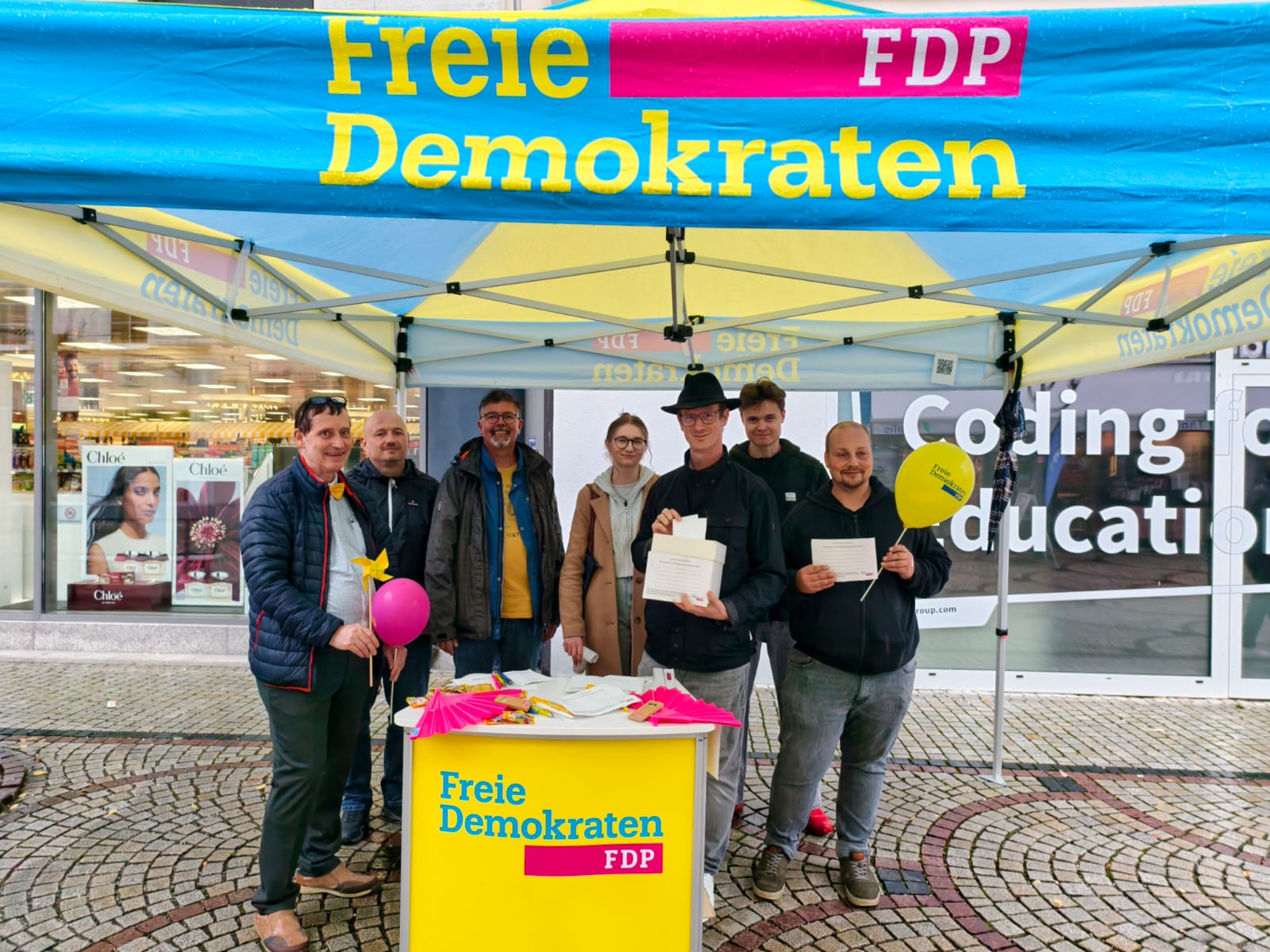 FDP Bürgerbefragung am Infostand